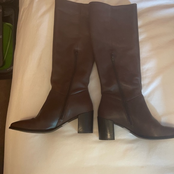 EUC Seychelles Brown Leather Boots with heel - Picture 7 of 10